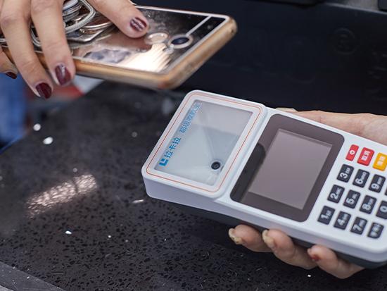 拉卡拉收款設備8.jpg 拉卡拉收款設備8.jpg